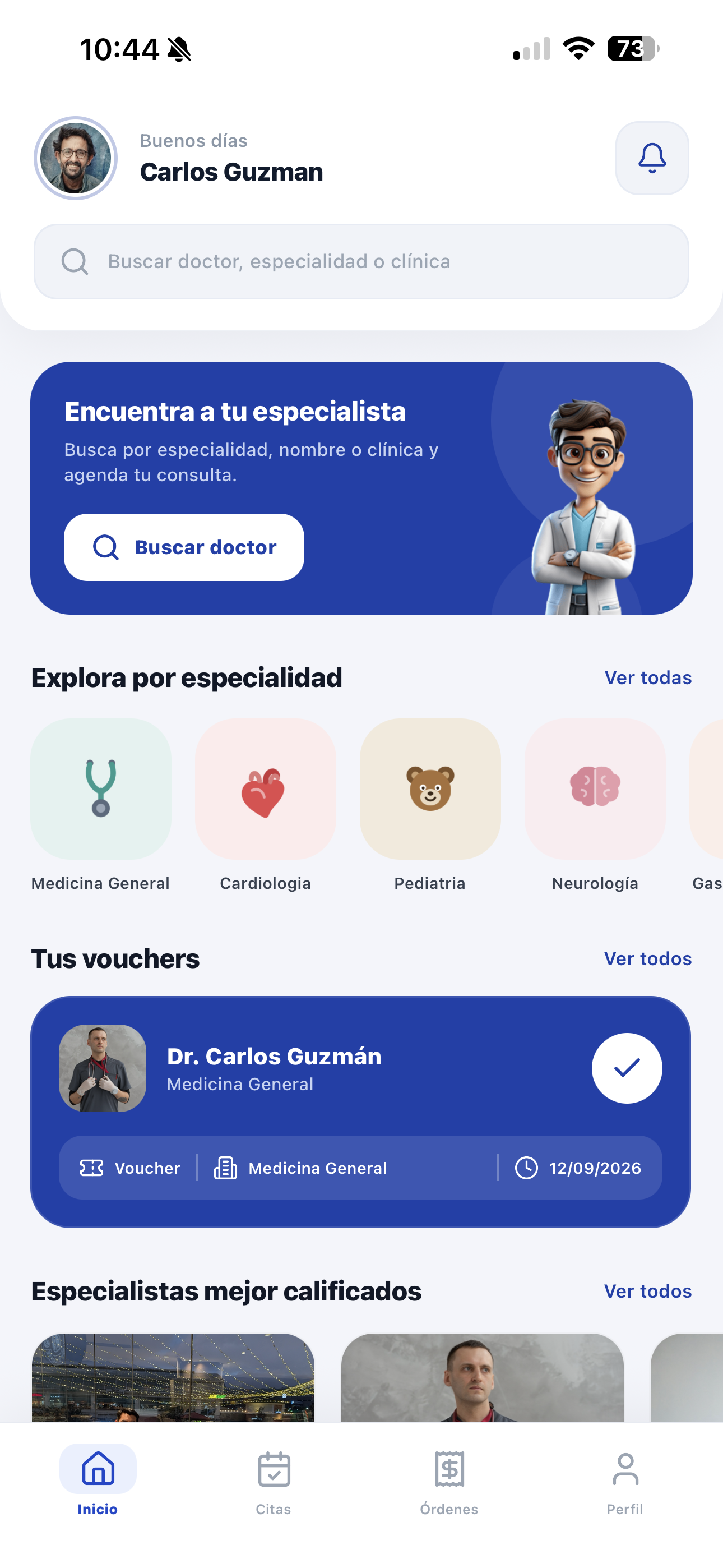 Pantalla de inicio de la app VIPMed: buscador de doctor, especialidades y vouchers del paciente